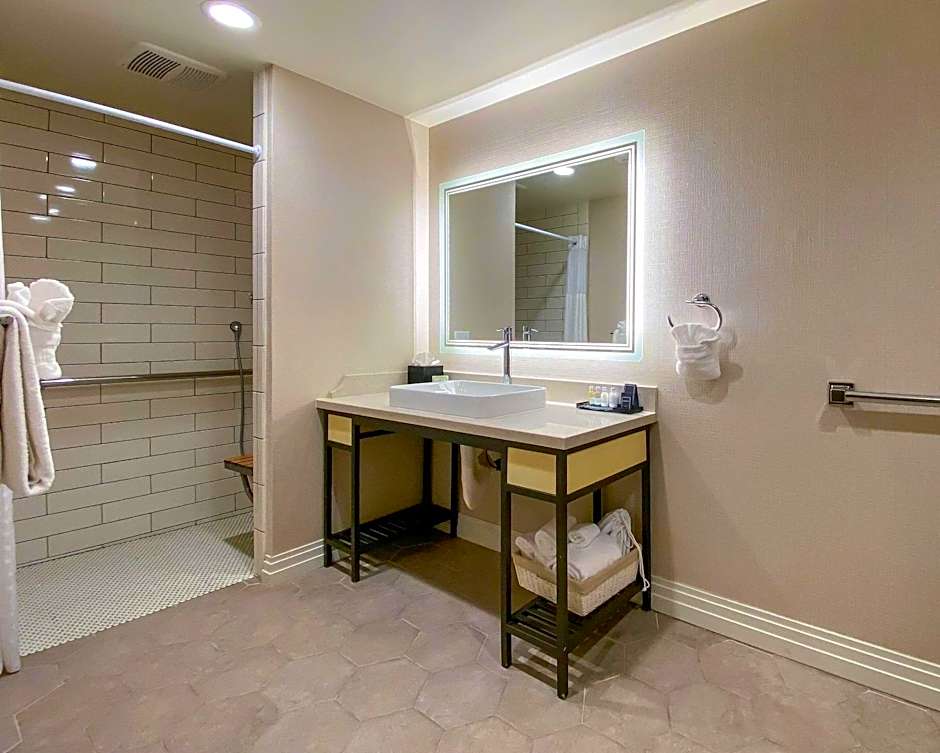 Bluestem Hotel Torrance Los Angeles, Ascend Hotel Collection