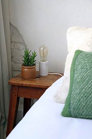 Double Room with Private Bathroom - 4th floor