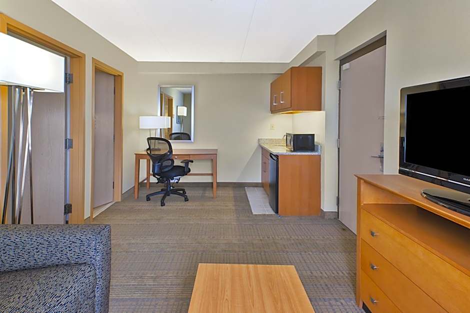 Holiday Inn & Suites Bolingbrook by IHG