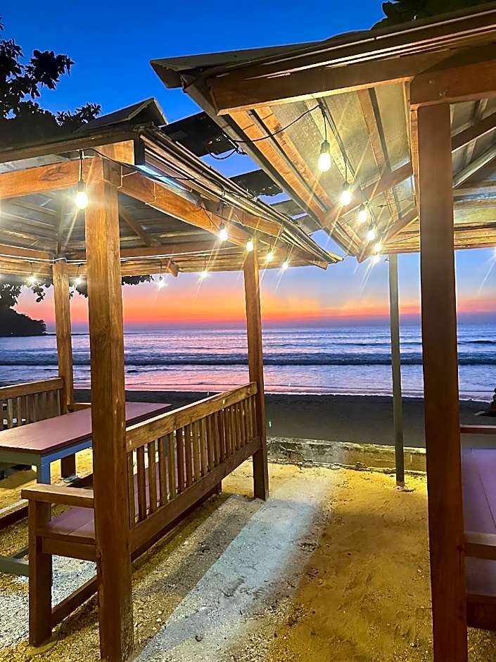 Lanta Bee Garden Bungalows