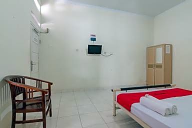 RedDoorz Syariah near Tugu Pandanwangi Cianjur