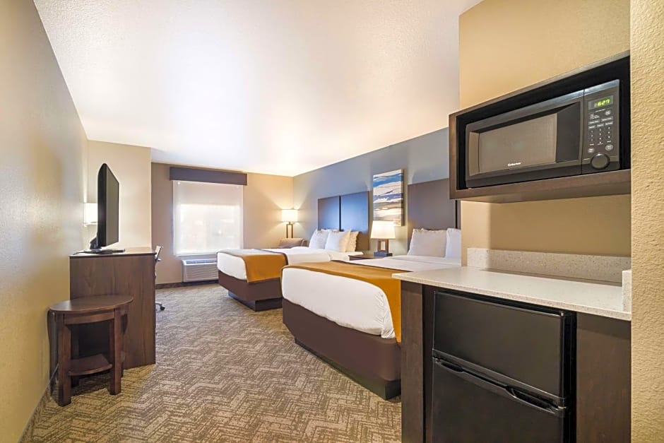 Best Western Golden Spike Inn & Suites