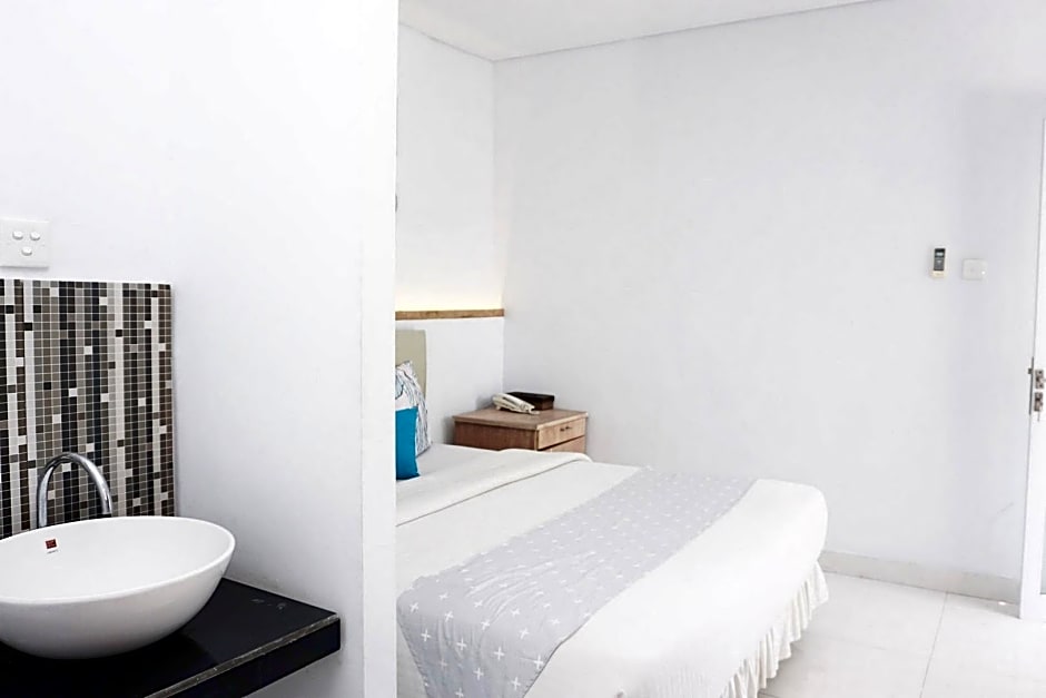 RedDoorz near Jalan Gatot Subroto Barat Denpasar