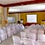 OYO 187 The Maxwell Hotel