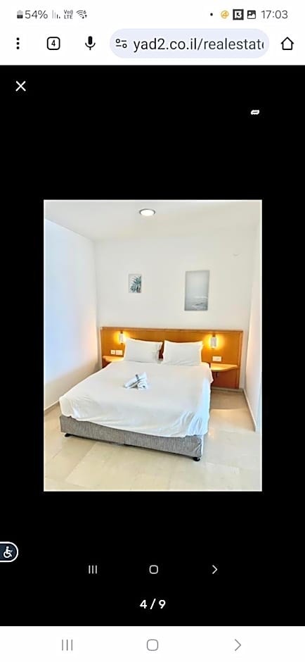 סטודיו עם נוף לים