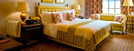 grand luxe, larger guest room, 1 king