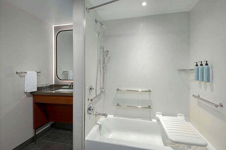 Courtyard by Marriott Athens Downtown