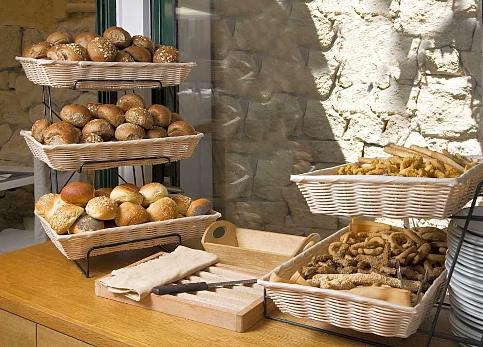 Elmi Suites Beach Hotel