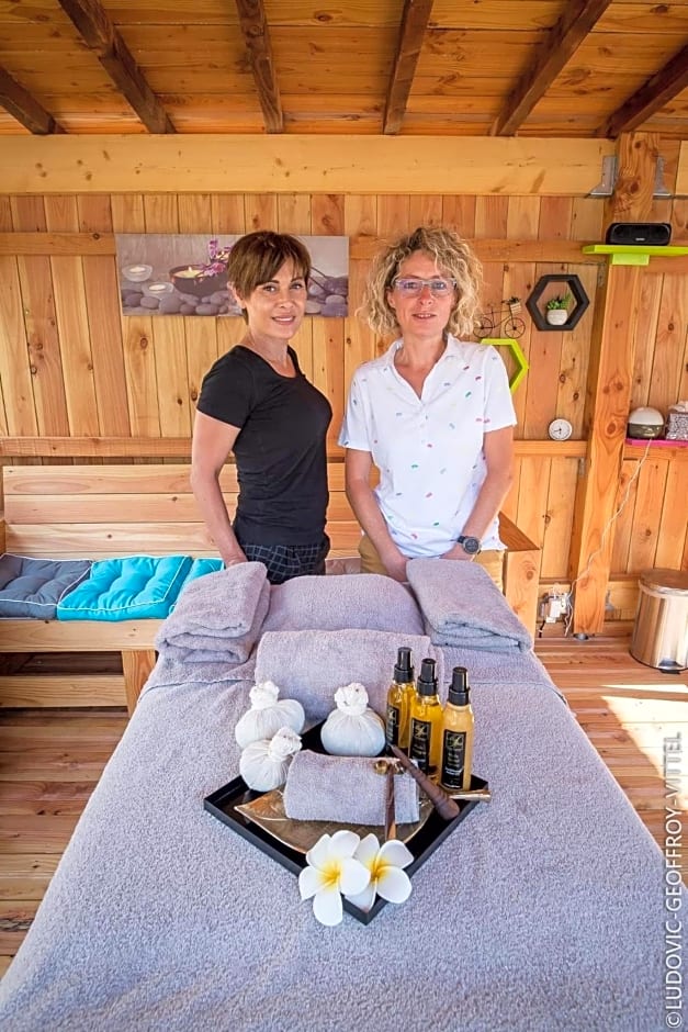 Le Nid d'Alex Spa , Rando et table d'hôte