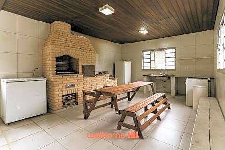 Ampla casa com piscina em Embu