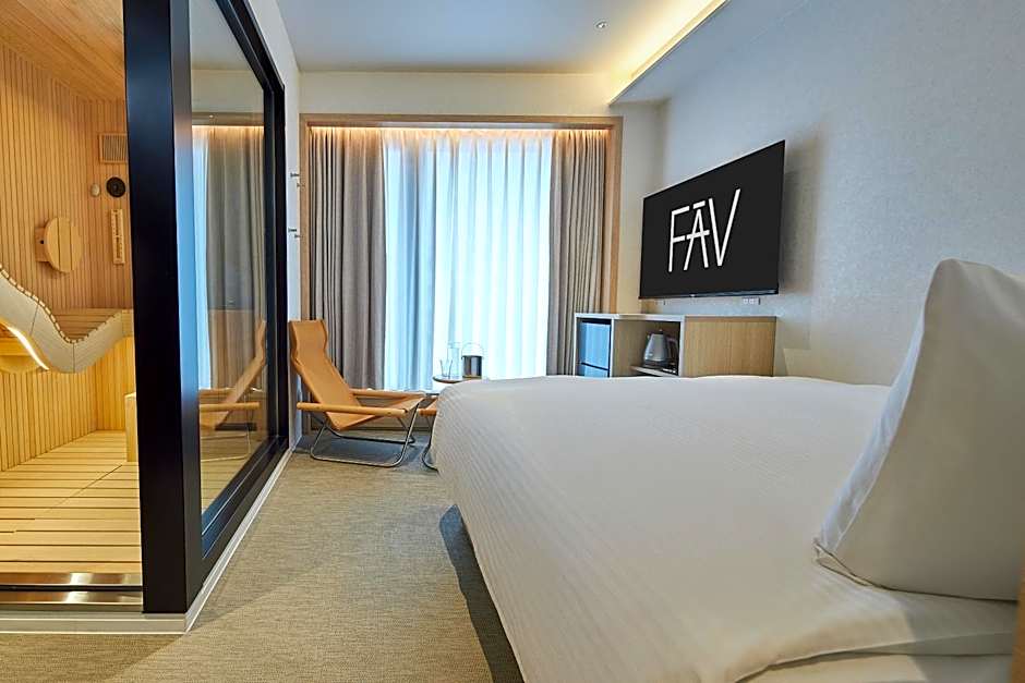 FAV LUX Kagoshima Tenmonkan