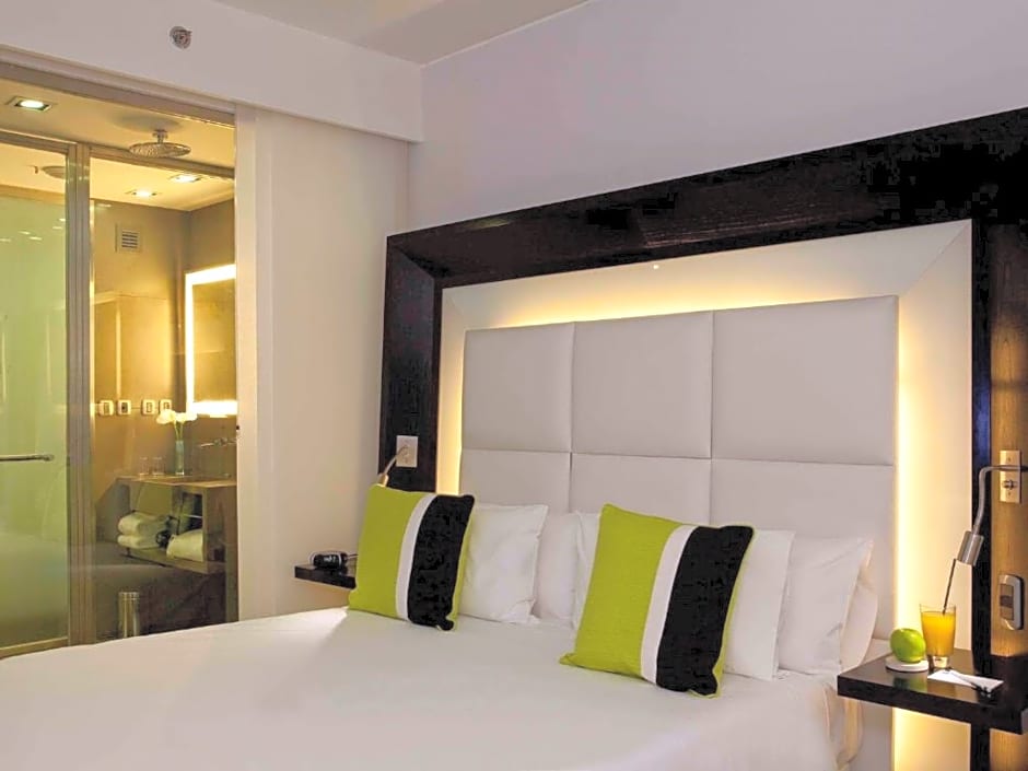 Photo 1 of 2 of Standard 1 Double Bed
