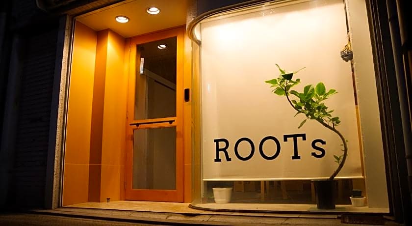 Travelers' house ROOTs