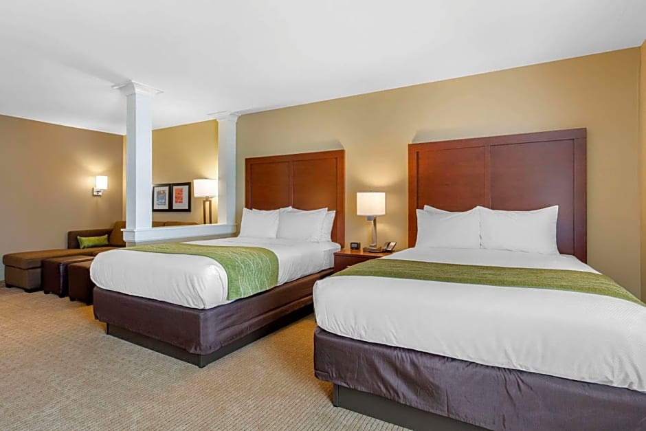 Comfort Inn & Suites at CrossPlex Village