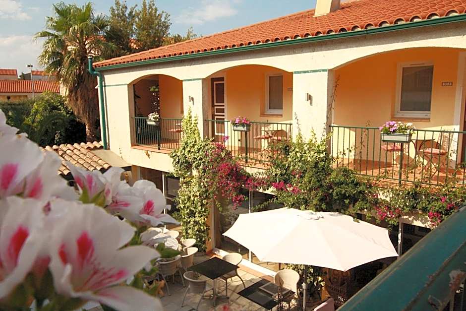 Logis Hôtel Les II Mas - Perpignan Sud