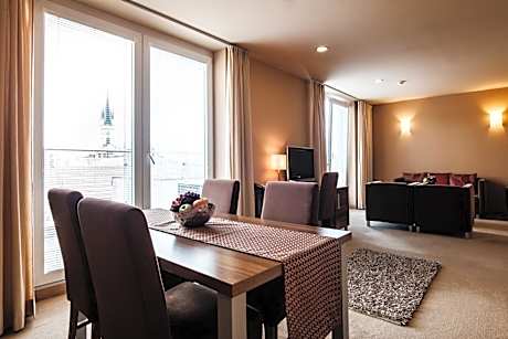 Deluxe Suite with Welcome Drink