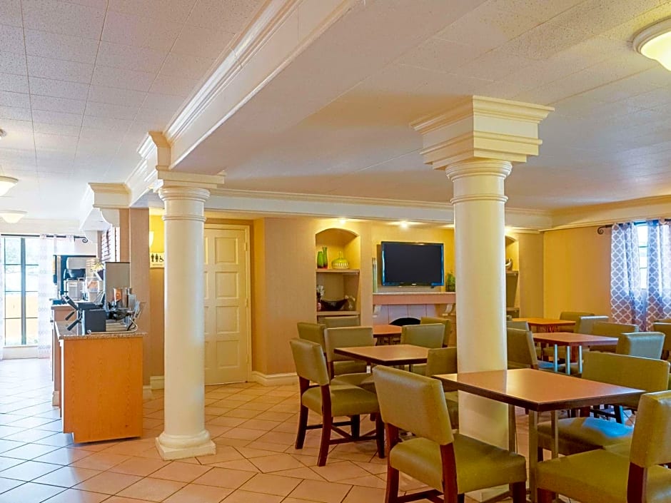 La Quinta Inn by Wyndham New Orleans Veterans / Metairie