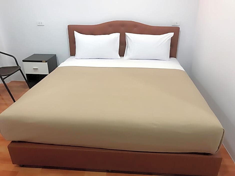 Photo 1 of 50 of Boodsarin Hotel