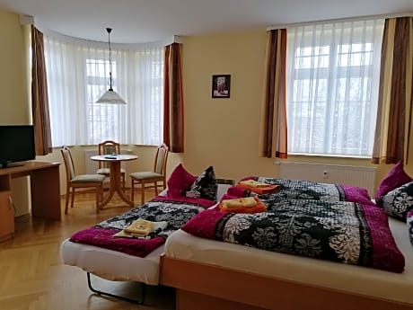 Familienzimmer-Klassisch-Eigenes Badezimmer-Stadtblick-Familienzimmer