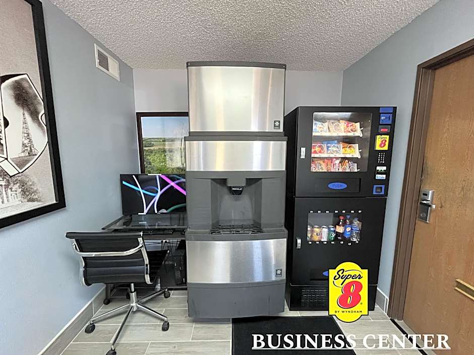 Super 8 by Wyndham Emporia