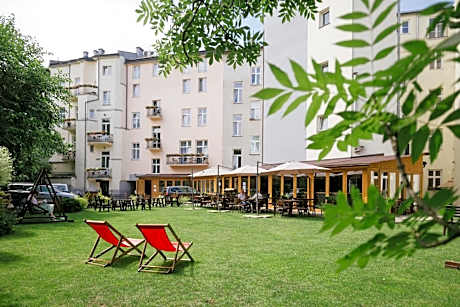 Double Premium Garden View