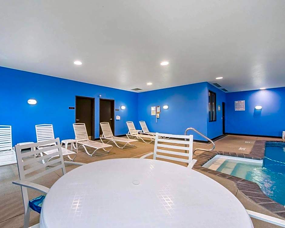 Comfort Suites Altoona North