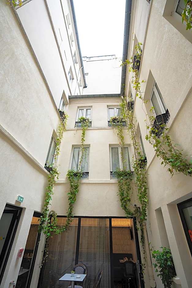 Hotel Du Mont Dore Batignolles