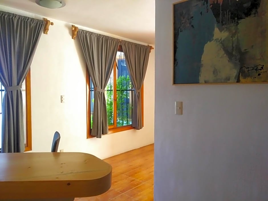 La Tozi Hotel