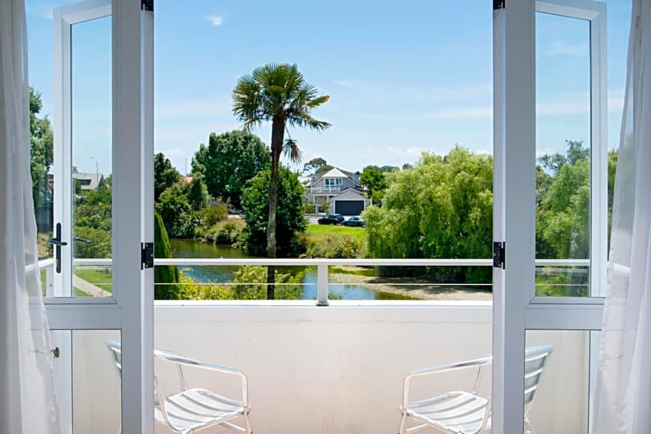 Waimarie on Riverside Motel & Apartments