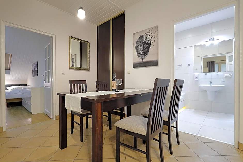 Dworek Różany Hotel & Restauracja