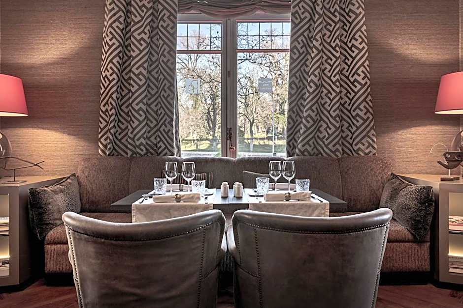 AC Hotel Palacio del Retiro Autograph Collection