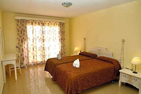 Family Room (6 Adults)