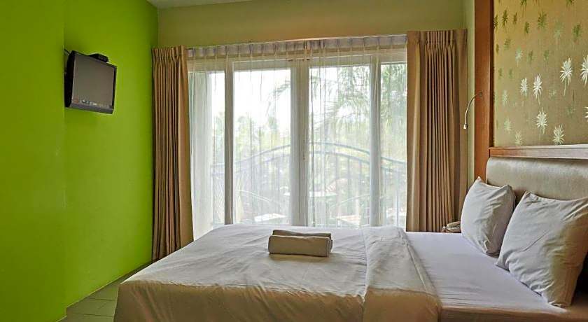 Phuket Ecozy Hotel