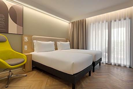 Standard Twin Room - Mobility Access
