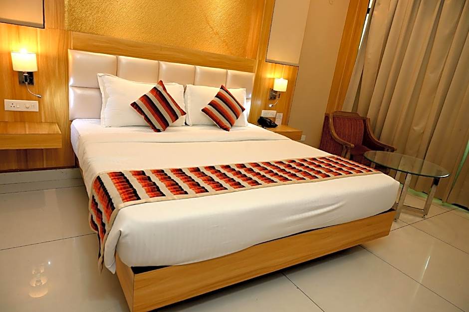 Hotel K.C. Cross Road