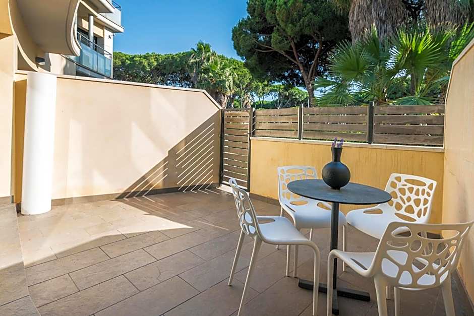 Aparthotel Las Palmeras Castelldefels