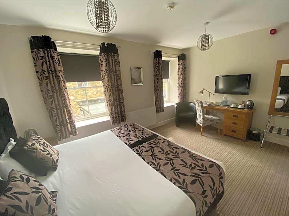 The Three Horseshoes Hotel