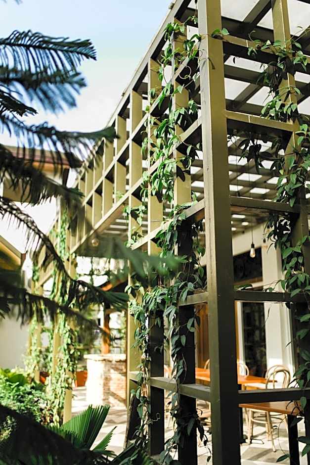 Sola Hotel and Sola Bed & Breakfast