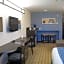Microtel Inn & Suites By Wyndham Spring Hill/Weeki Wachee