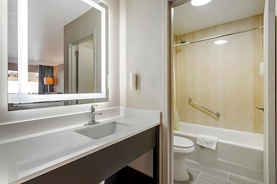 Rodeway Inn Orange Park - Jacksonville near Naval Air Station