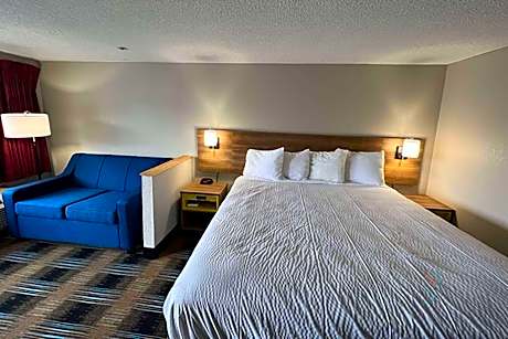 1 King Bed Suite Non-Smoking