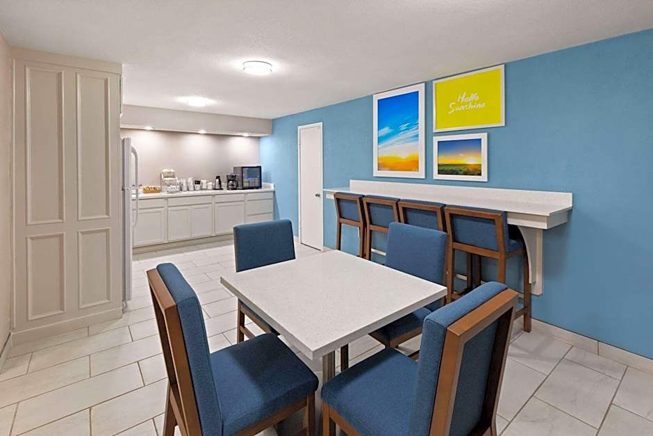 Days Inn & Suites by Wyndham Vicksburg