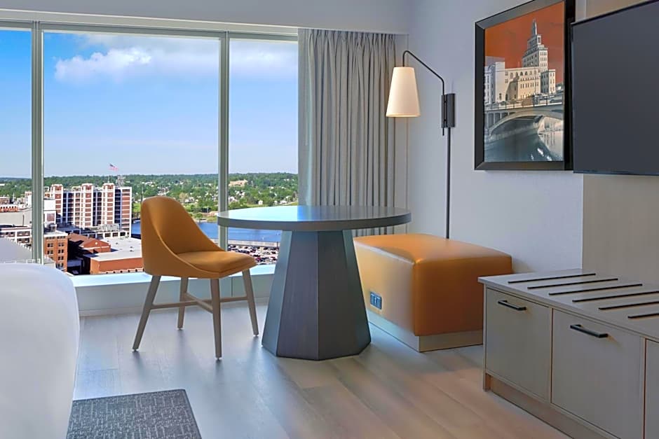 DoubleTree By Hilton Cedar Rapids Convention Complex
