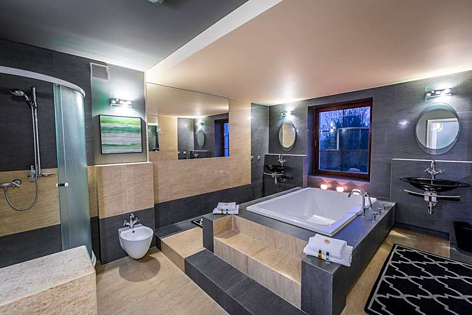 Rezydencja na Wzgórzu w zielonym sercu Łodzi przy Parku Krajobrazowym Ruda Wiilowa