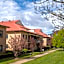 Leisure Inn Spires