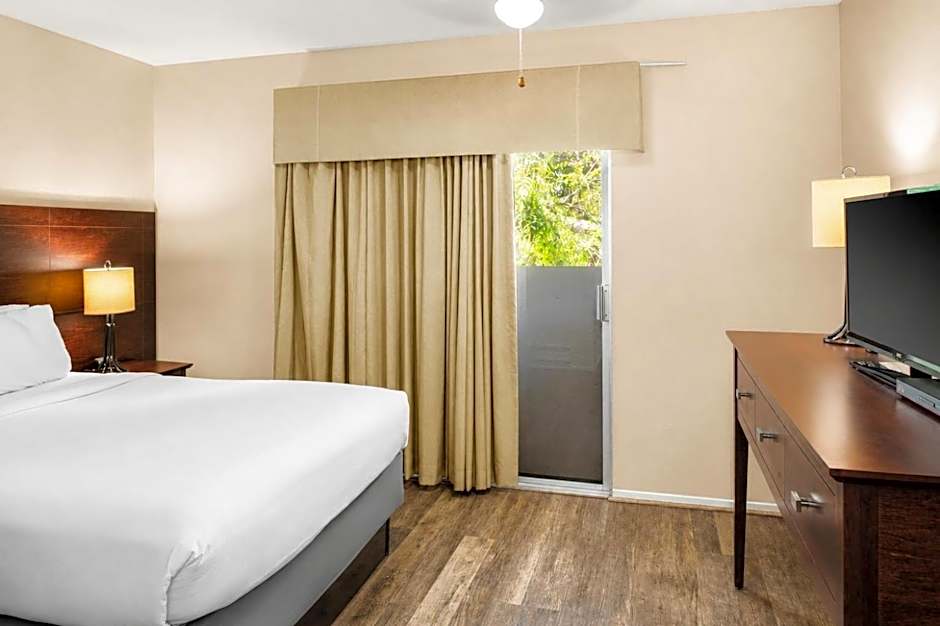 Scottish Fairway Inn