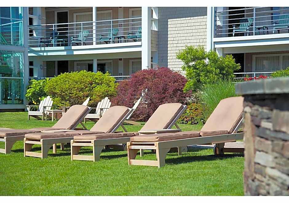 Hyannis Harbor Hotel
