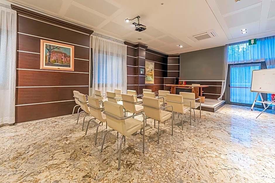 Dado Hotel International