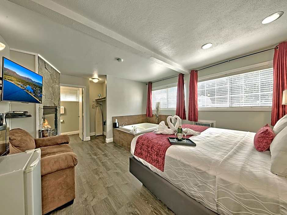 Photo 1 of 5 of Classic 1 King Bed, Jetted Tub