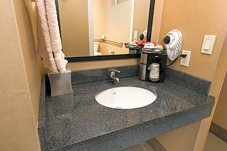 Queen Room - Disability Access